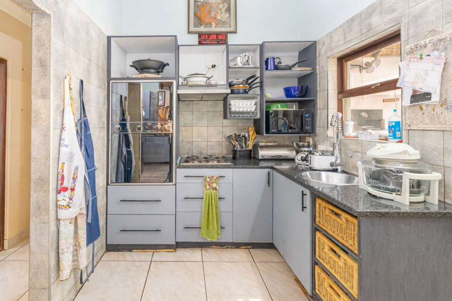 5 Bedroom Property for Sale in Melodie North West